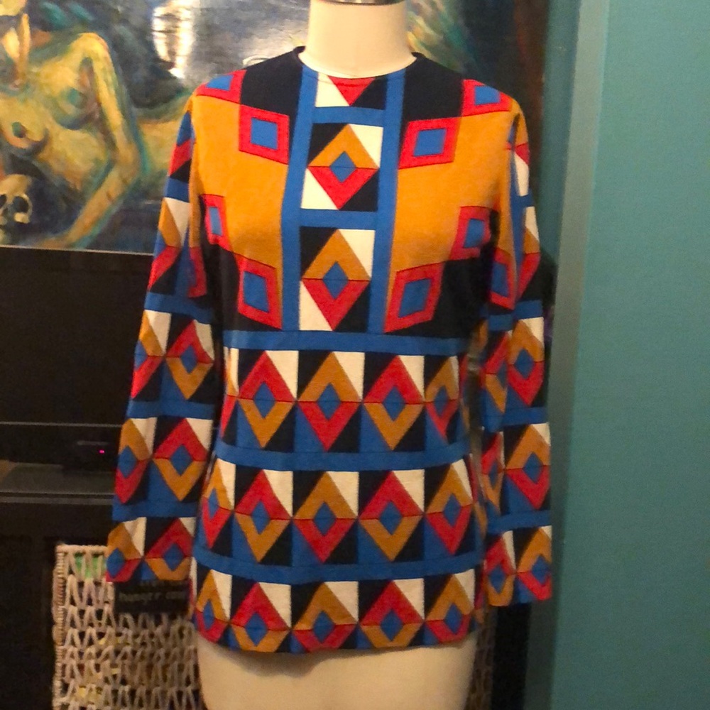 Vintage retro mod tunic top with bold graphic . Tan, electric blue, tomato red